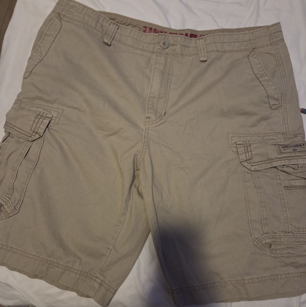 UNIONBAY Men's Beige Cargo Shorts